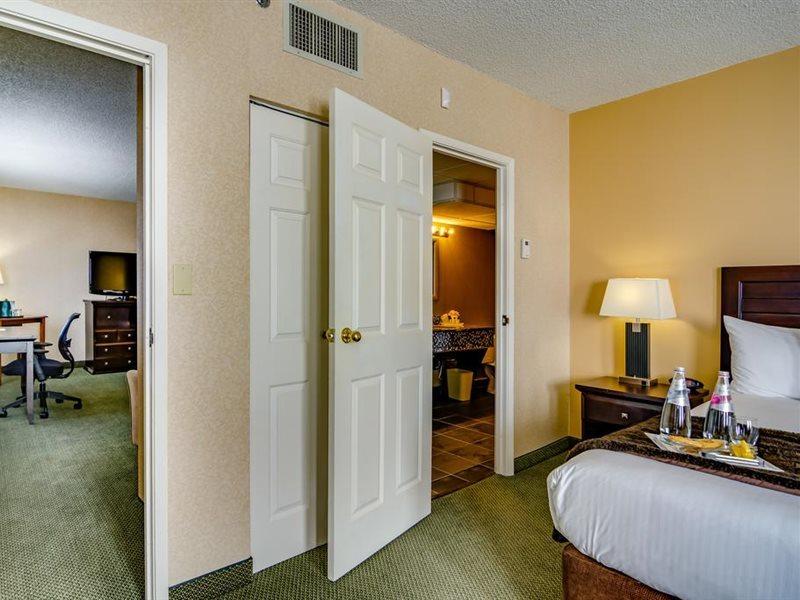 Sawridge Inn And Conference Centre Edmonton South Esterno foto